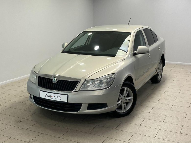 Шкода Октавия бежевая