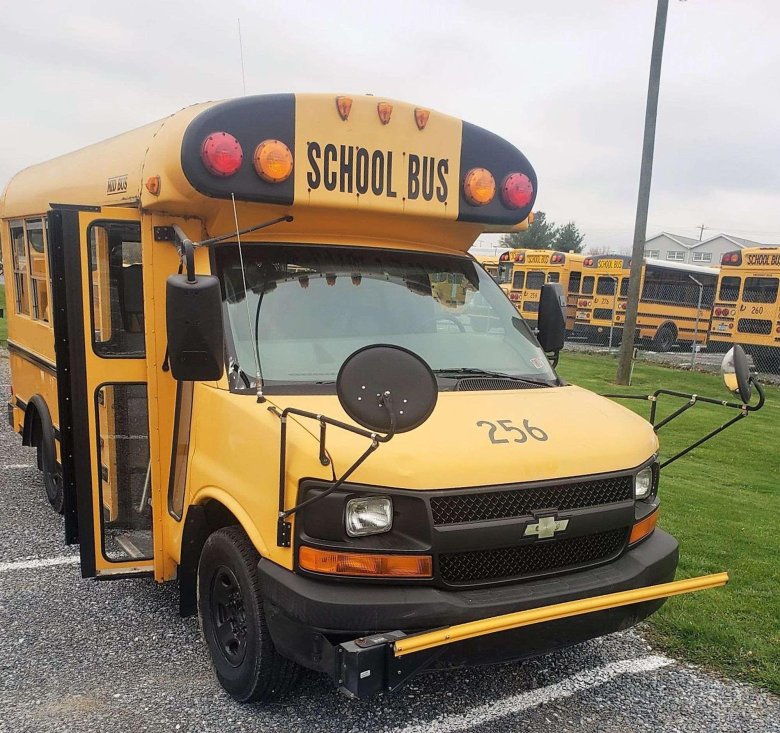 Chevrolet van школьный автобус