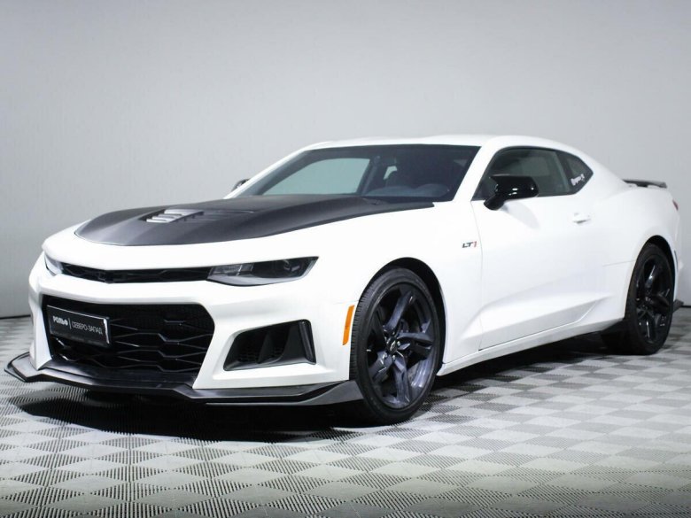 Шевроле Камаро 2021 белый