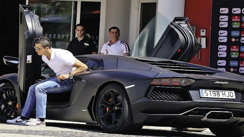 Кристьяно роналду машины