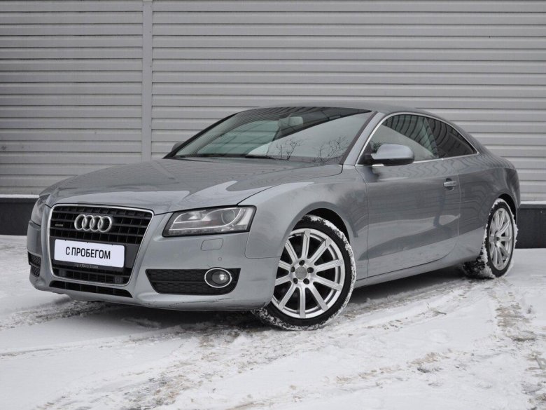 Ауди машина серая