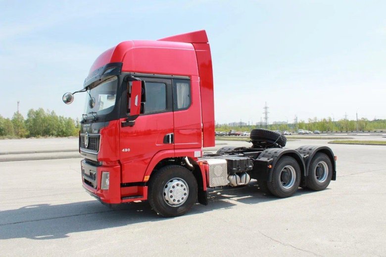 Тягач Шакман 6х4