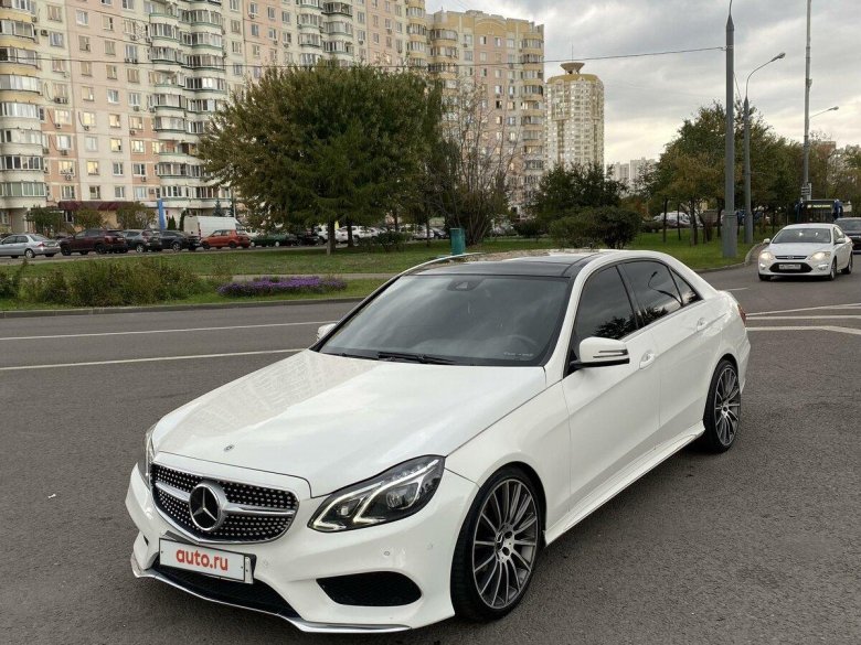 Мерседес белый седан