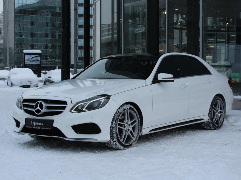 Мерседес Бенц е200 белый