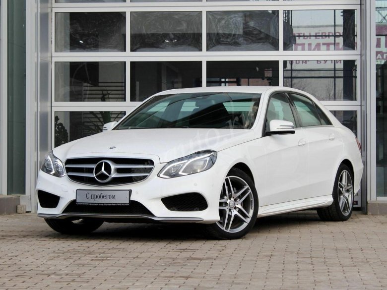 Мерседес Бенц е200 белый