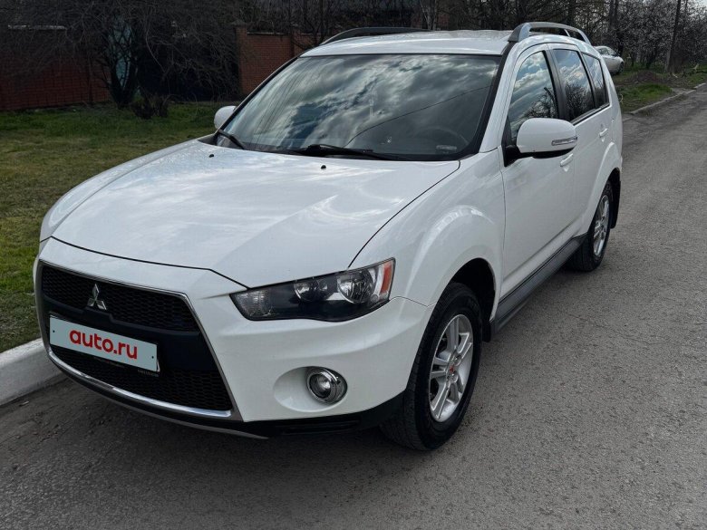 Mitsubishi outlander 2012