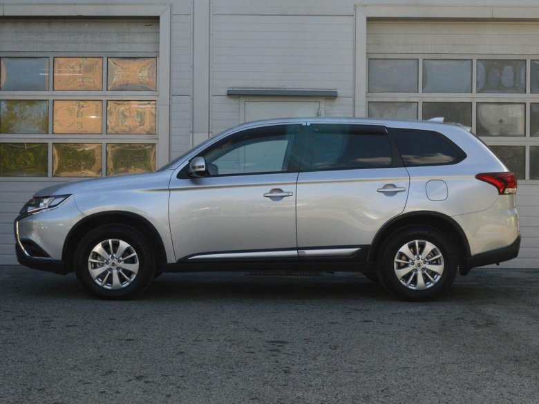 Mitsubishi outlander 2