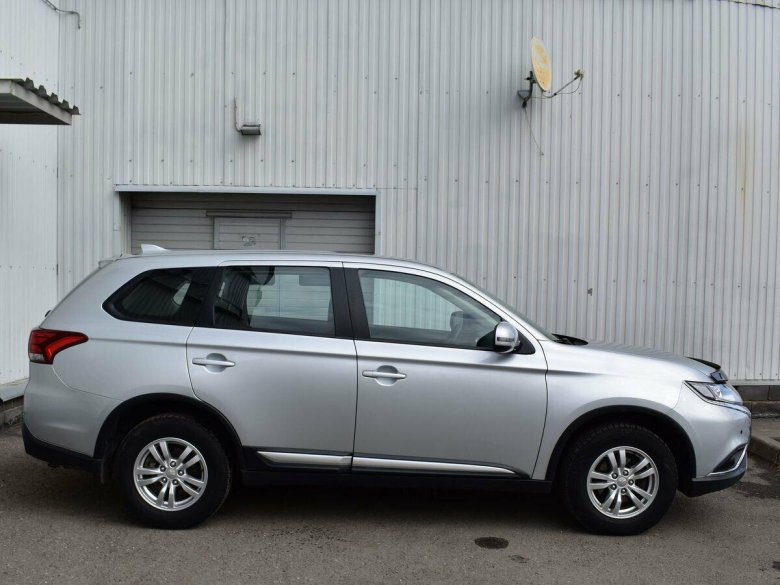 Mitsubishi outlander iii