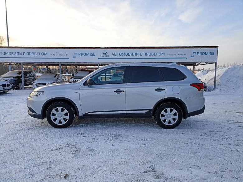 Mitsubishi outlander 2016