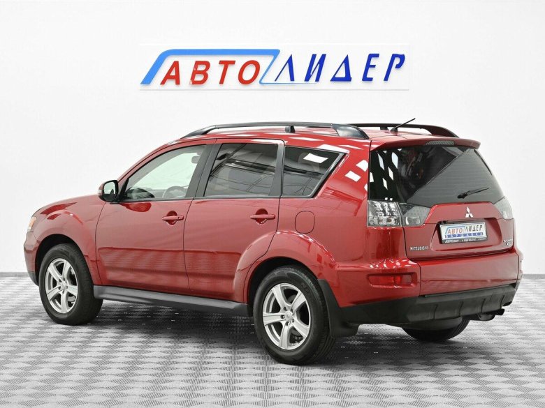 Mitsubishi Outlander i