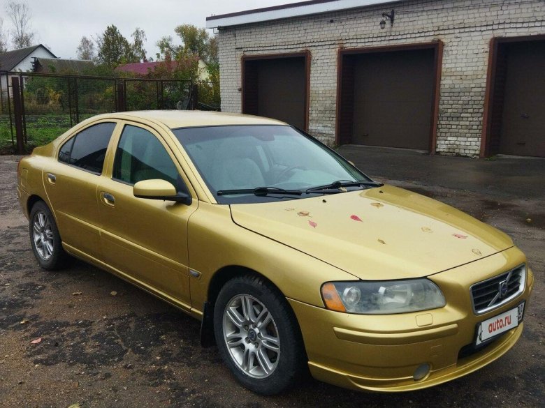Volvo s60 2001 gold