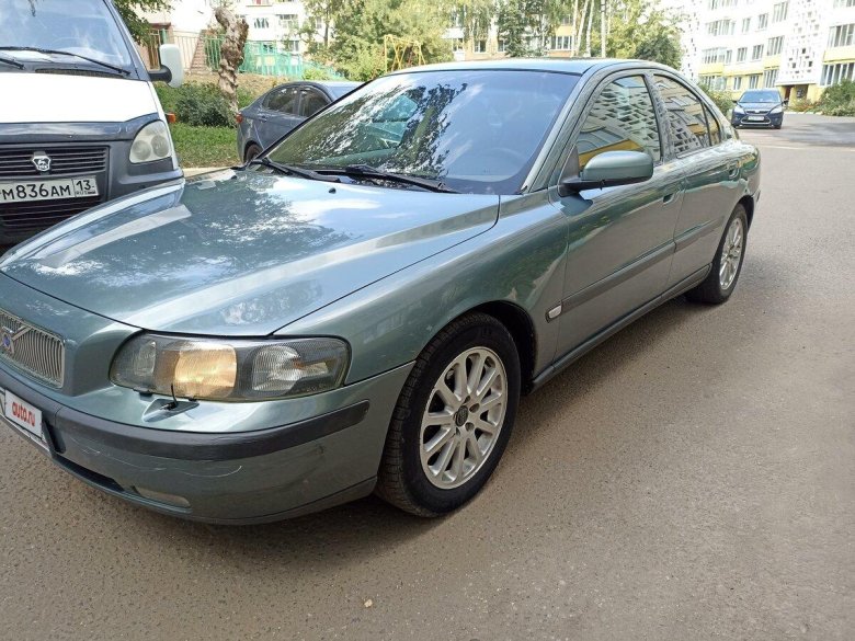 Green Metallic Volvo s80 1