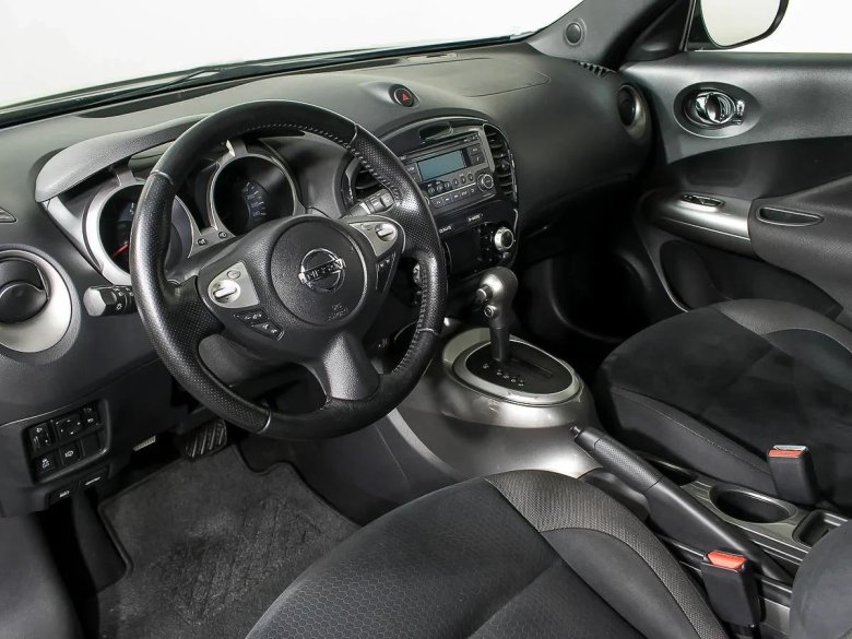 Ниссан Жук фиолетовый