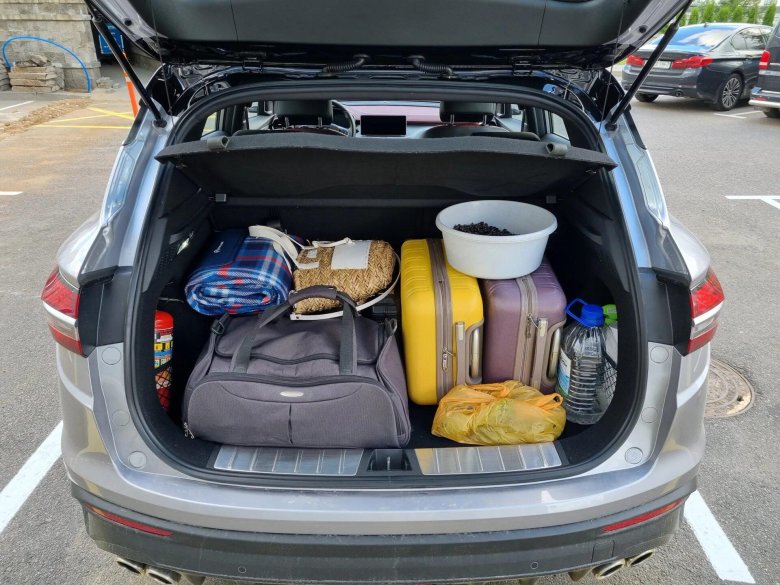 Geely Coolray багажник