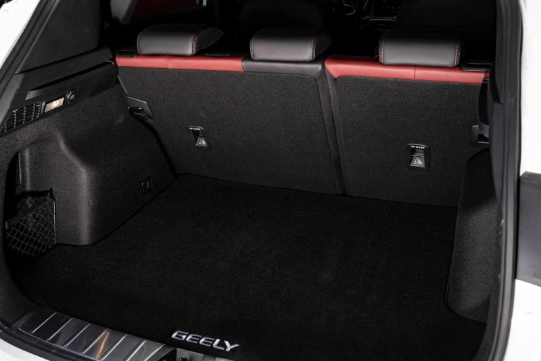 Geely Coolray интерьер