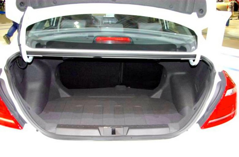 Багажник на Geely Emgrand ec7