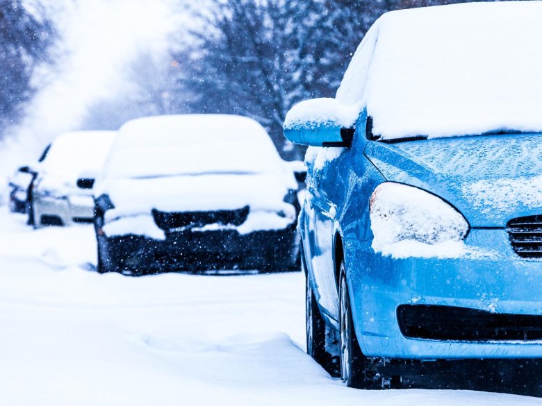 Машина зимой