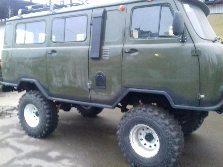 УАЗ Буханка на 35 колесах