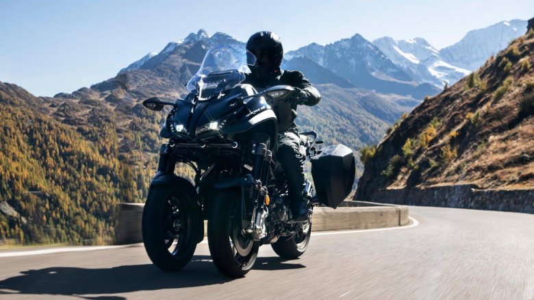 Yamaha niken мотоцикл