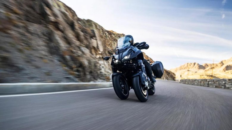 Yamaha niken мотоцикл