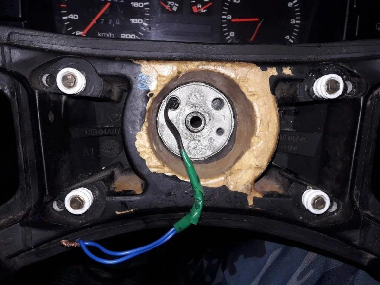 Ауди 100 сигнал руль