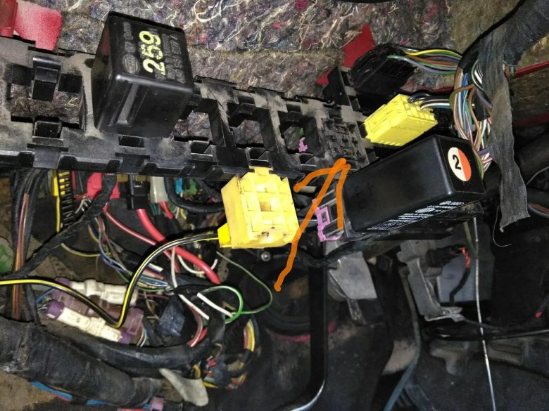 Блок реле ауди 100 с4 2.3