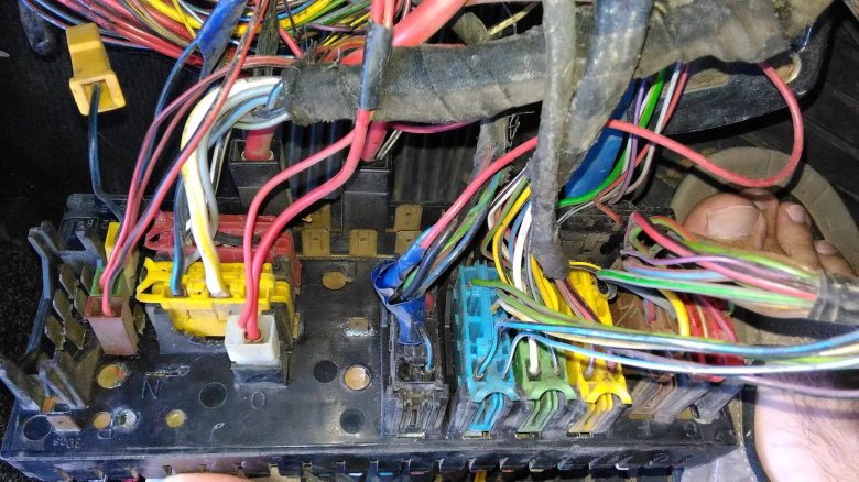 Ауди 80 монтажный блок разъемы