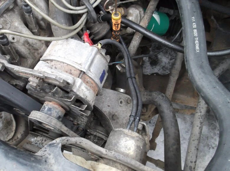 Audi 80 под капотом