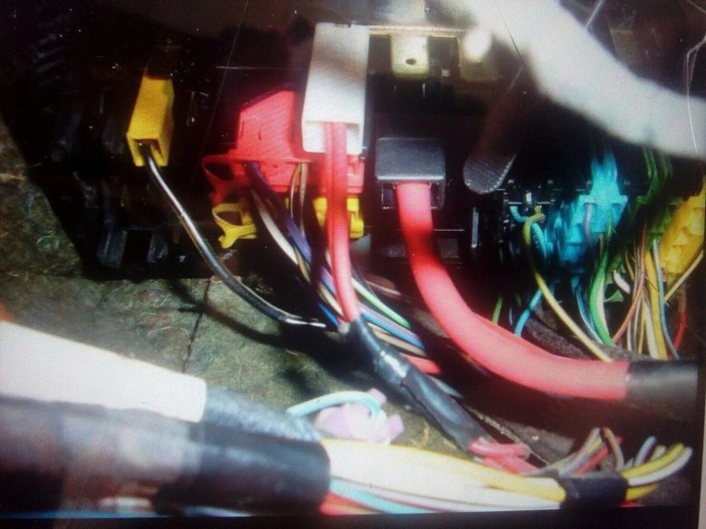 Блок предохранителей ауди 80 б 3