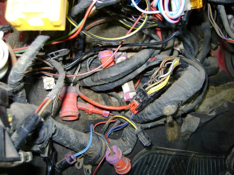 Ауди 89 б3 фишка сигнала