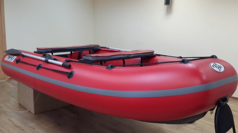 Лодка Азимут Эверест 405