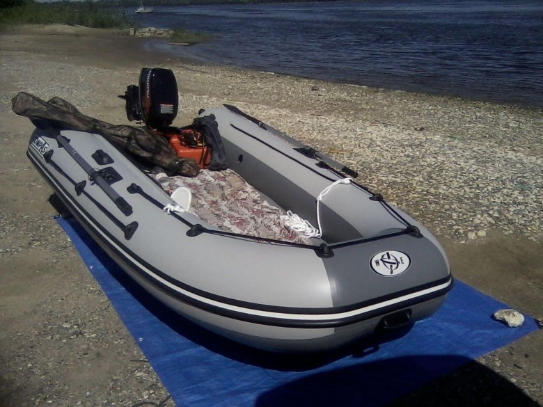 Лодка Азимут Эверест 405