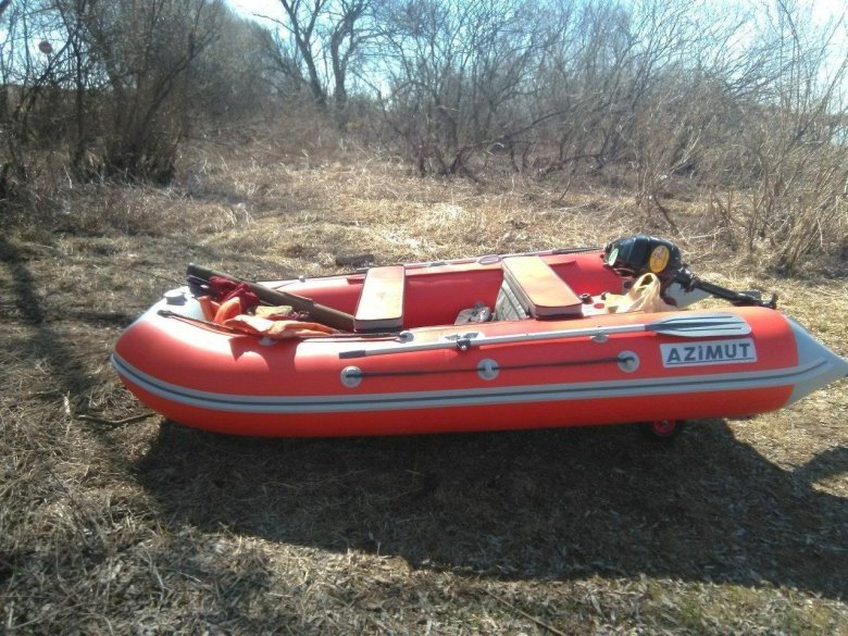 Лодка Азимут Эверест 405