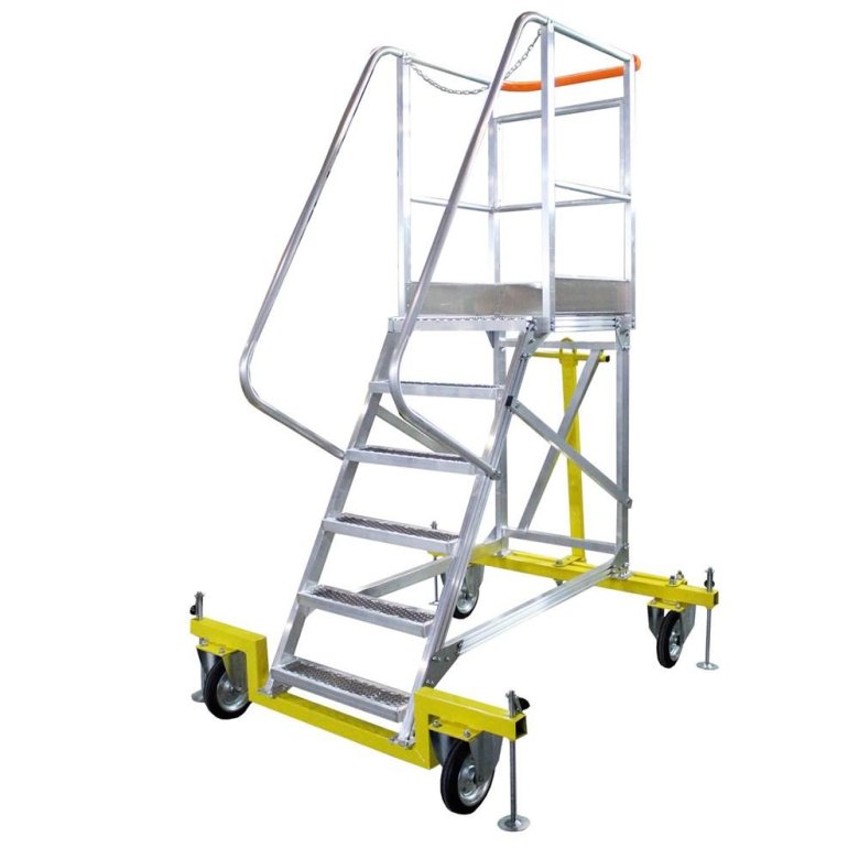 Вышка стремянка передвижная