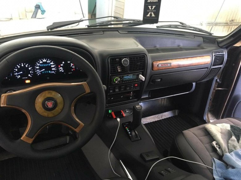 ГАЗ 3102 салон