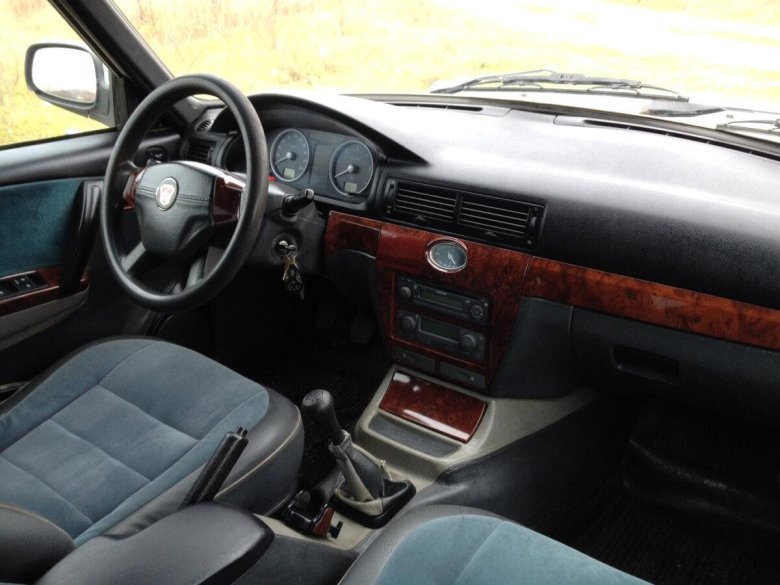 Волга ГАЗ 3102 салон