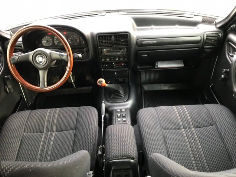 Волга ГАЗ 3102 салон