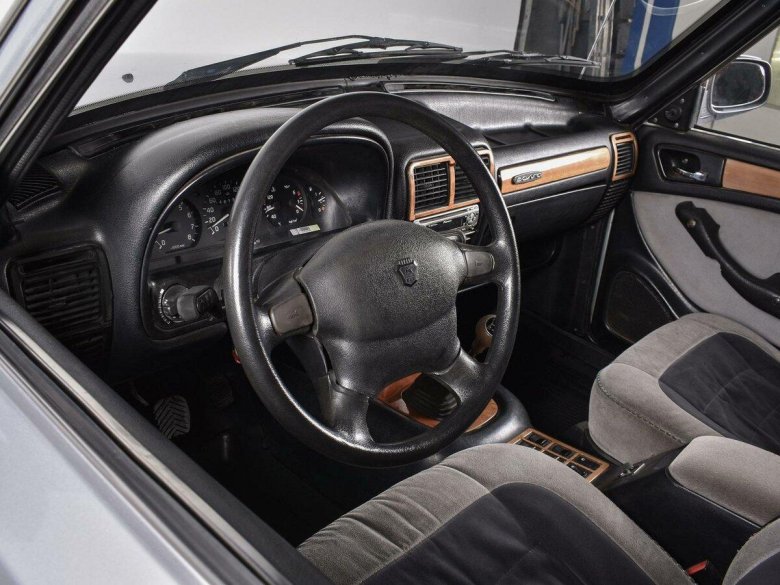 Волга ГАЗ 3102 салон