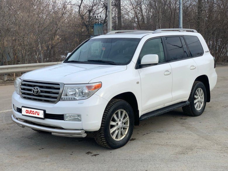 Тойота ленд крузер белая