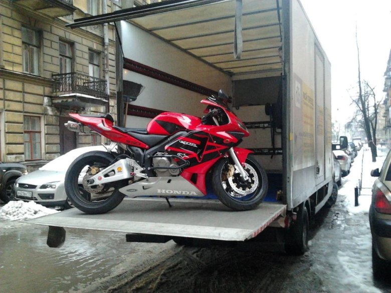 Мотоцикл в упаковке