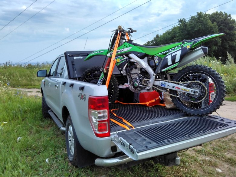 Тойота тундра TRX