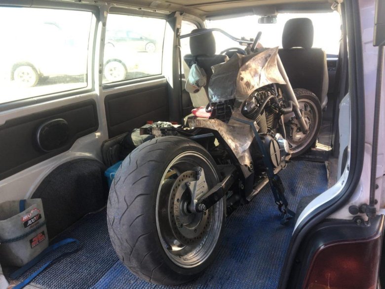 Мотоцикл в газели