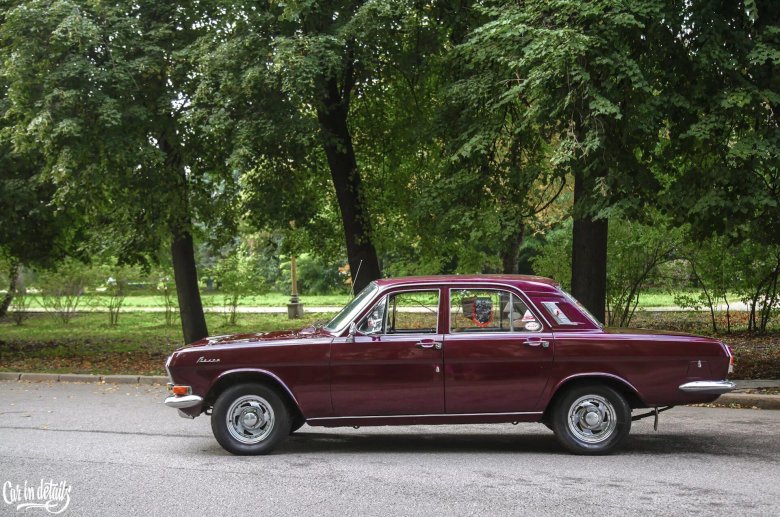 Волга ГАЗ 24 сбоку