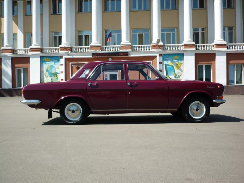 Волга ГАЗ 24 сбоку