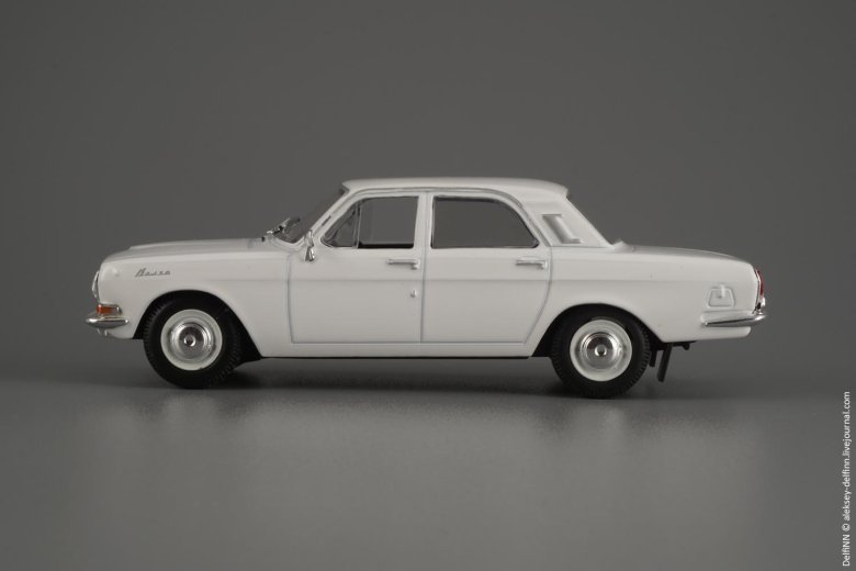 Волга ГАЗ 24 сбоку