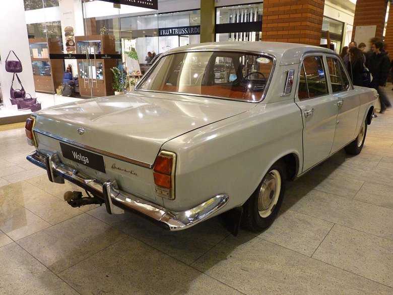 ГАЗ 24 сзади