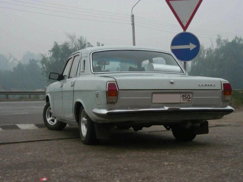 ГАЗ 24 10 сзади