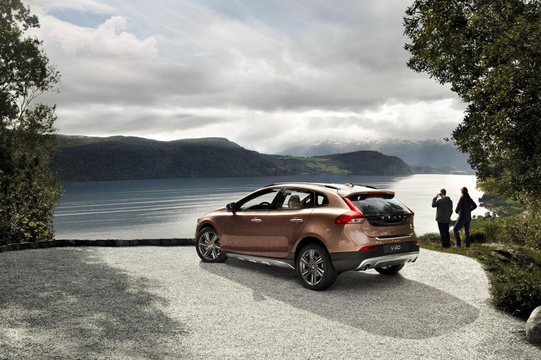 Вольво в40 кросс Кантри