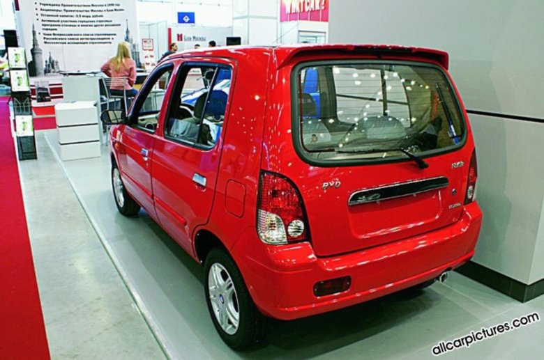 Автомобиль BYD Flyer