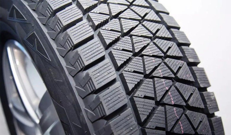 Bridgestone Blizzak DM-v2